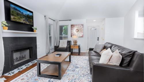 Cozy, Round Rock Retreat, Modern, Sleeps 10 - Foto 3