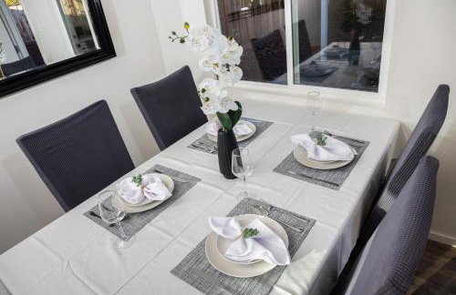 Comfortable Willow Glen Home w Central AC&Heater - Foto 14