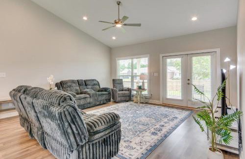 Modern Family Home w/ Spacious Yard in Milton - Foto 4