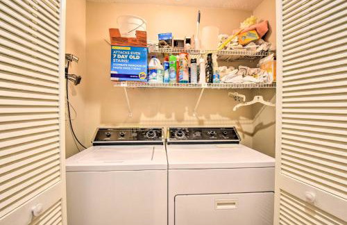 Resort-Style Condo with Balcony on Lake Keowee - Foto 19