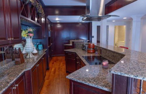 Luxurious Private Basement Suite in Ashton - Photo 12