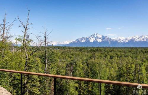 Luxury Living at The Eagles Perch Palmer AK - Foto 11