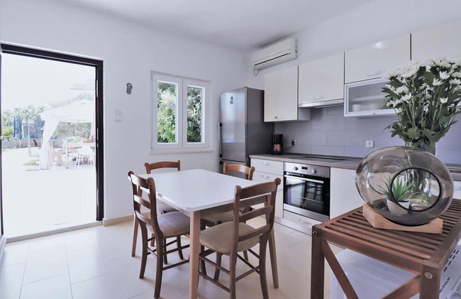 Villa Mendula Trogir - Luxury villa by the beach - heated pool - lush green garden - Photo 55