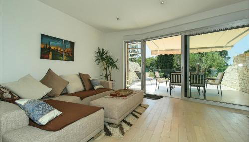 3 Bedroom Gorgeous Home In Svivan - Photo 3