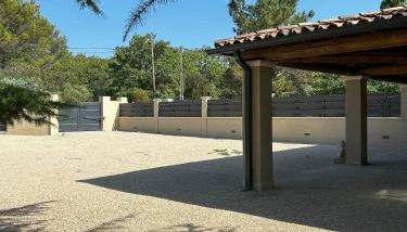 Mazet des Cèdres au pied de la colline - Foto 4