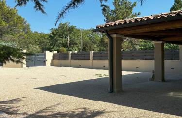 Mazet des Cèdres au pied de la colline - Foto 4