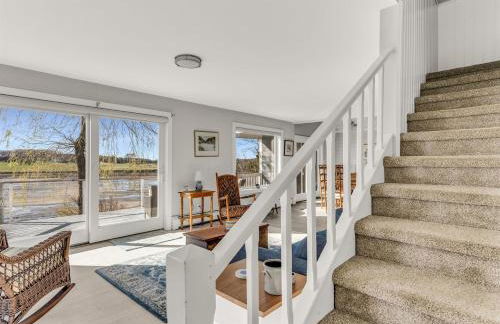 Spacious Oceanfront Home Stunning Sunset Views - Foto 28