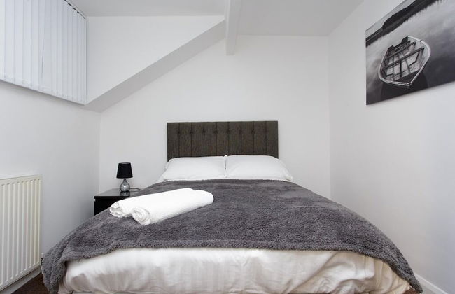 Shaftesbury Apartments - Photo 8