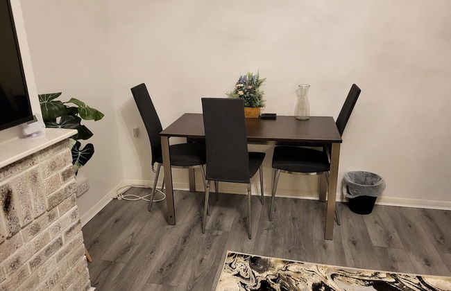 Charming 2-bed Apartment in Grays - Photo 12