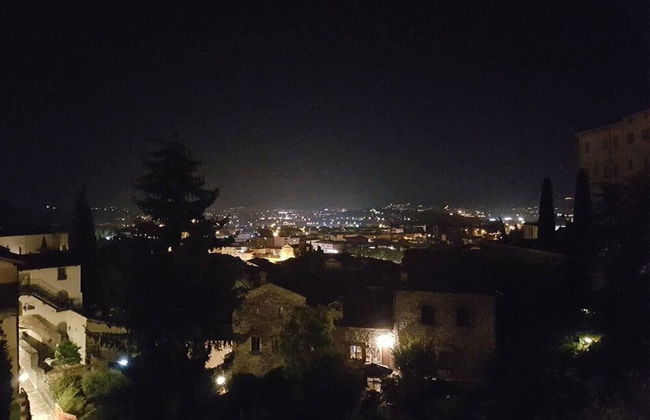 Sale! Beautiful 2-bed Apartment With Pool Access - Photo 48