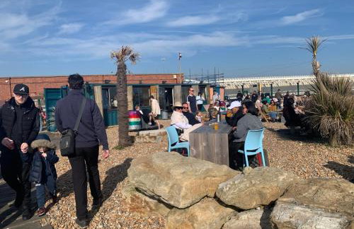 Vibrant beachfront Folkestone getaway - Foto 2