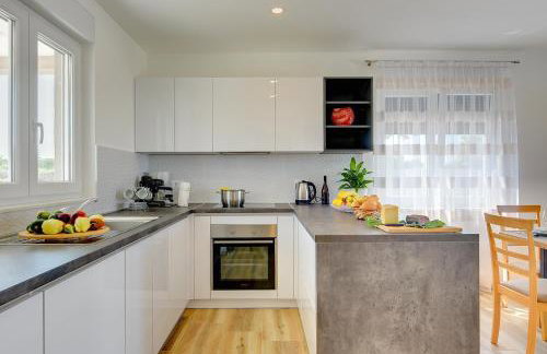 Neue Villa bei Rovinj mit privatem Pool, WLAN, Klima - Foto 14