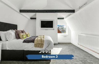 JRR STAYS 3Bed Sleeps 8- Coventry/Antsy M6-J2 CV7 - Photo 11