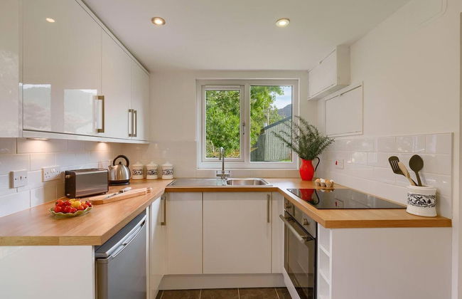 Enchanting Rustic Cottage W/stunning Views & River - Foto 7