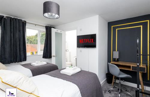 Greenwood by Alt-Stay - 4 Bed 2 Bath Home - Parking, WiFi & Smart TV In All Bedrooms - Contractors & Relocations - Weekly & Monthly Rates - Foto 2