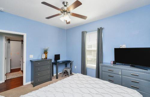 Summer Bliss 3BR Home, Walk to Beach Master Suite Sleeps 9 - Foto 31