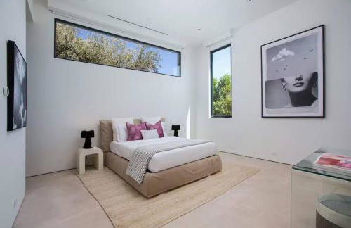 Ultra-Luxurious BH Estate with Pool, Theatre, Views - Foto 71