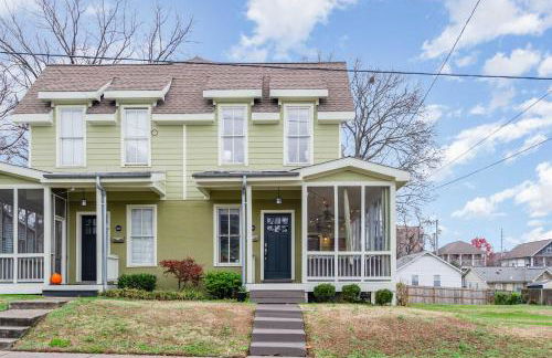 Rhythm & Rest Group Stay with Grill & Cozy Fireplace - Foto 24