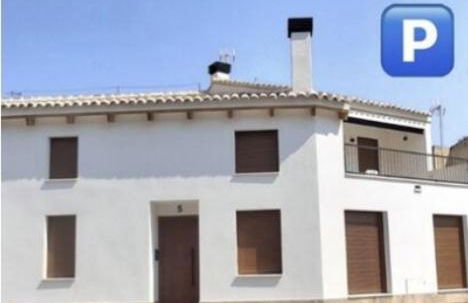 The White House Toledo - Photo 1