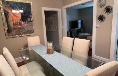 The Purple Door apt in the heart of Radford city - Foto 13