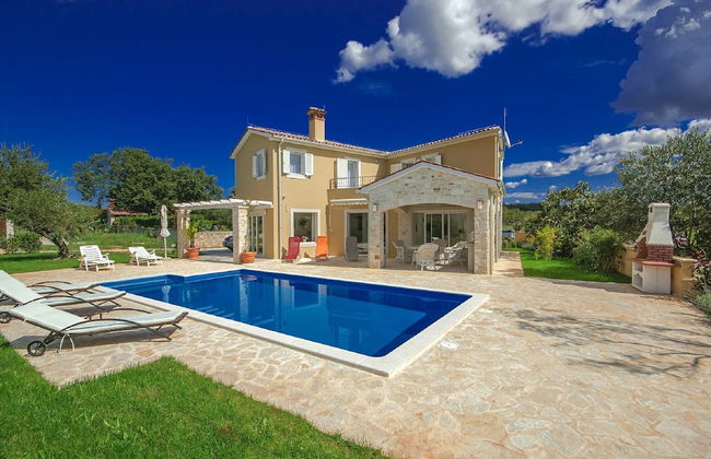 Peaceful Villa in Sveti Lovrec With Swimming Pool - Foto 11