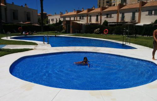 ESTUDIO CON PISCINA Y GARAJE A 100 Mtr DE LA PLAYA - Foto 1