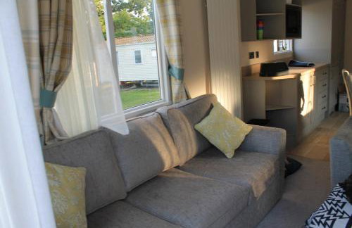 luxury new 3 bed caravan with stunning sea view on private beach in Thorness bay - Foto 22