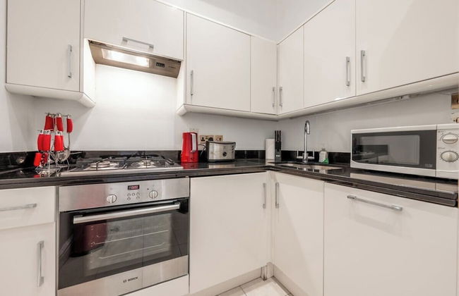 The Hertford Boutique - Photo 26