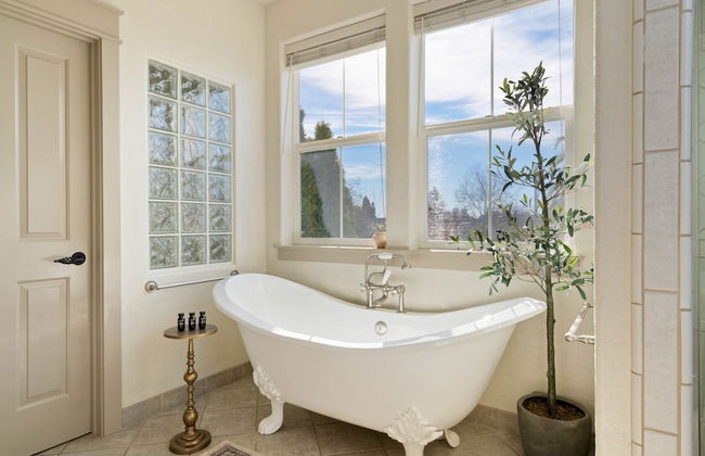 Fiano by Avantstay Centrally Located Haven w/ Stunning Courtyard & Pool Table - Foto 14