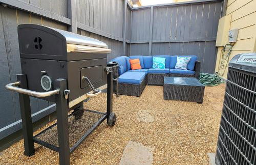 Shop, Soak &Sleep Galleria 3BR Retreat Private Jacuzzi - Foto 6