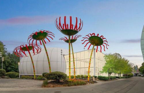 Vibrant 2bed Condo - Stroll to SEA Space Needle - Foto 34