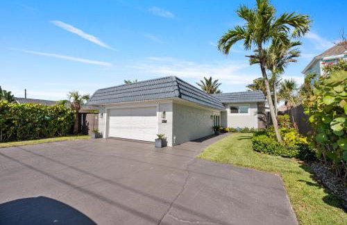 Oceanfront Cocoa Beach Vacation Home Private Beach, Tiki Bar & Family Fun - Foto 40