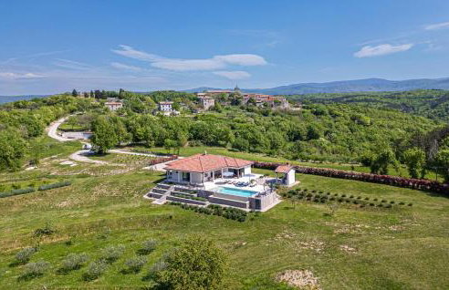 Stunning Home In Hum With Sauna - Photo 13