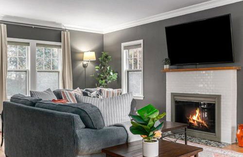 Peaceful Hillside Retreat Firepit & Spacious Yard - Photo 16