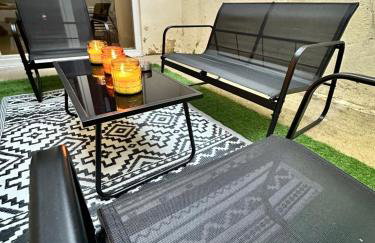 Epinal Hyper Centre, Place des Vosges T2 avec terrasse et salon de jardin. - Foto 8