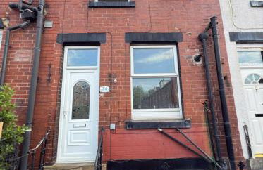 Leeds Serviced Accommodation - Apartments - 3 Bed House-Close To Centre -M621 & M1 - Contractors - Business Travellers - Families - Photo 2