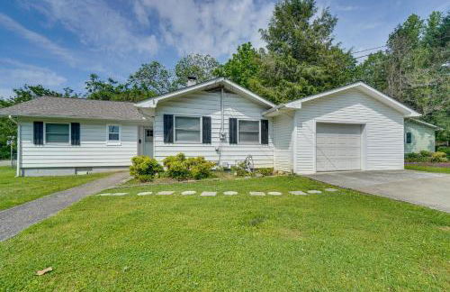 Oak Ridge Retreat with Porch Less Than 1 Mi to Downtown - Foto 2