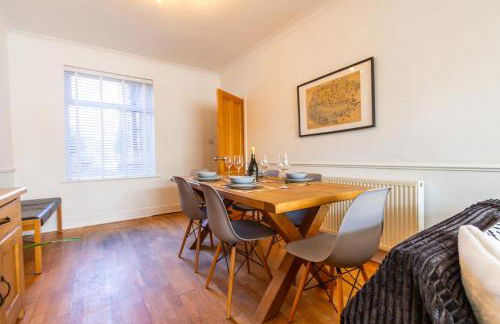 Charming Getaway - 3BR Home in the Heart of Chester - Photo 7