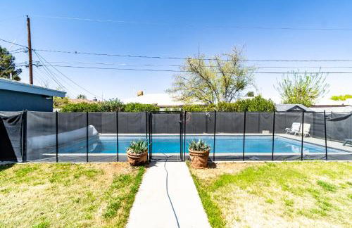 Remodeld5BR Modern Retreat with Covered Pool - Foto 26