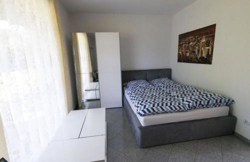 Apartment Wohnung in Naterki mit Terrasse- Garten und Grill by Interhome - Foto 4