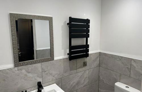 Adam Court Apartments - PE1 - Contractor Friendly - Choice of Studios or 1 Bed Apartments - Free Parking - Sofa Beds - Sky TV - Full Kitchen - Washer Dryer - WiFi - Foto 80