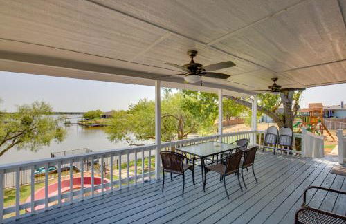 Game Room and Dock Waterfront Granbury Lake Retreat - Foto 30