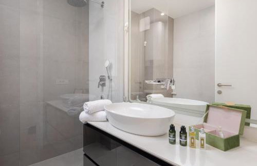 New LUXURY apartment with sea view and PRIVATE heated pool, 50m from the beach - Foto 35