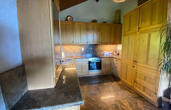 Charming Holiday Home With Garden - Photo 8