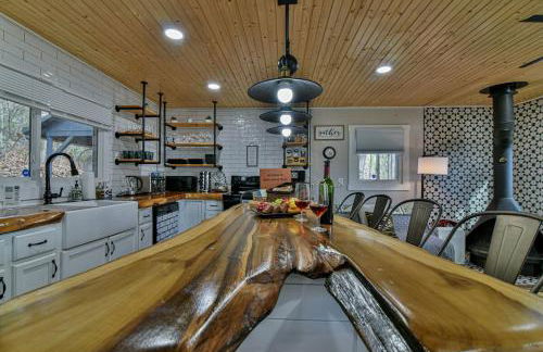 Tranquil Mountain Retreat With Hot Tub Pet Friendly - Foto 2