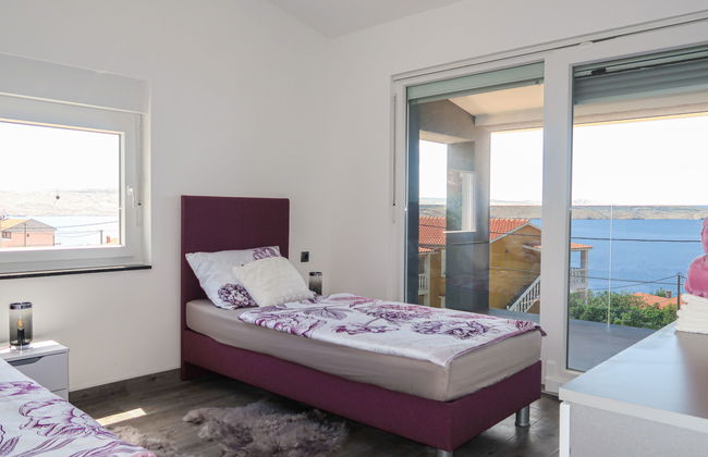 Emili & Elias - Photo 16