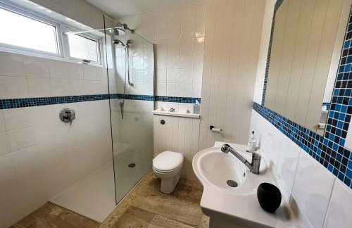 North Quay - Pet friendly Luxury Townhouse overlooking Bembridge Harbour - Photo 30