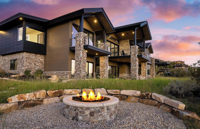 Reflection by Avantstay Sleeps 18 + Lake Views Hot Tub + Game Room - Foto 10