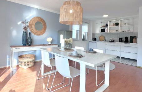 TIMELESS APARTMENT: FREE PARKING + BALCONY - Foto 8