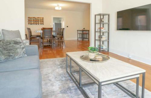 3BR-2BA Townhome TGE Neighborhood ABODEbucks - Foto 6